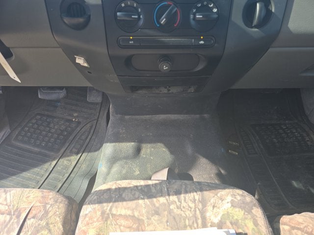 2005 Ford F-150 XL