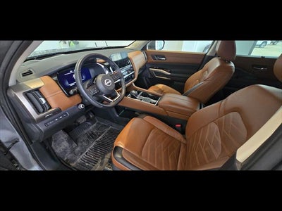 2024 Nissan Pathfinder Platinum