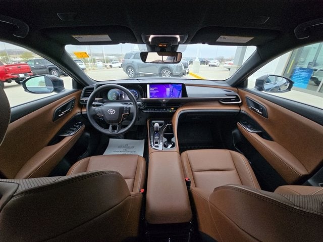 2025 Toyota CROWN SIGNIA XLE