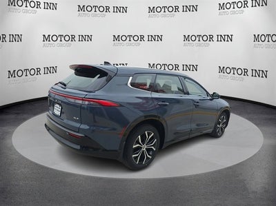 2025 Toyota CROWN SIGNIA XLE