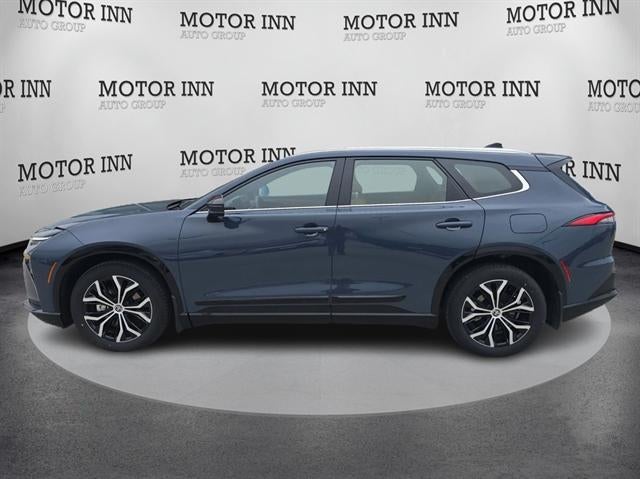 2025 Toyota CROWN SIGNIA XLE